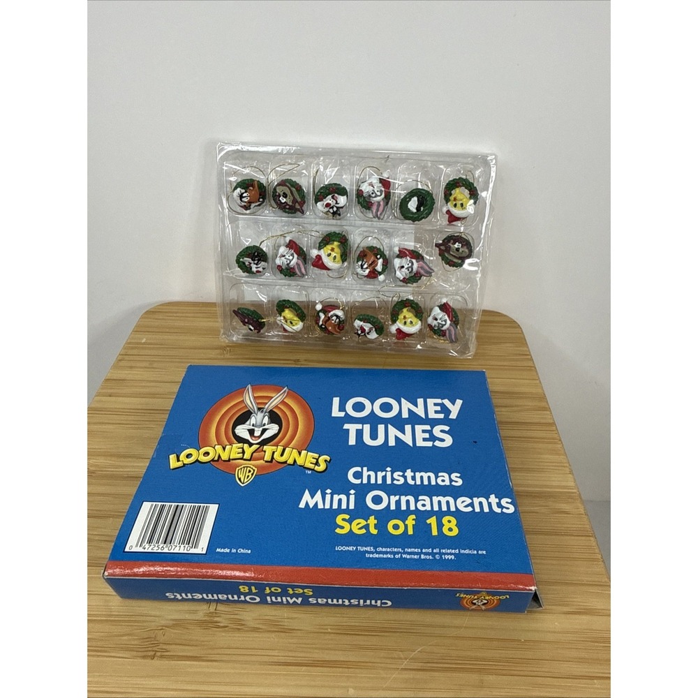New 1999‎ Looney Tunes Mini Ornaments Christmas Tree Set of 18 Bugs Tweety Taz
